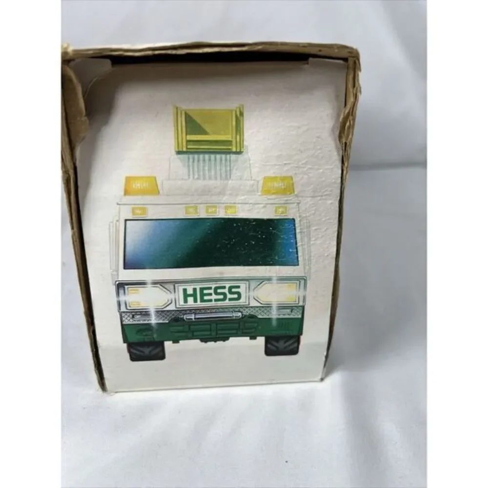 Vintage 1996 Hess Truck Emergency Vehicle‎ In Original Box